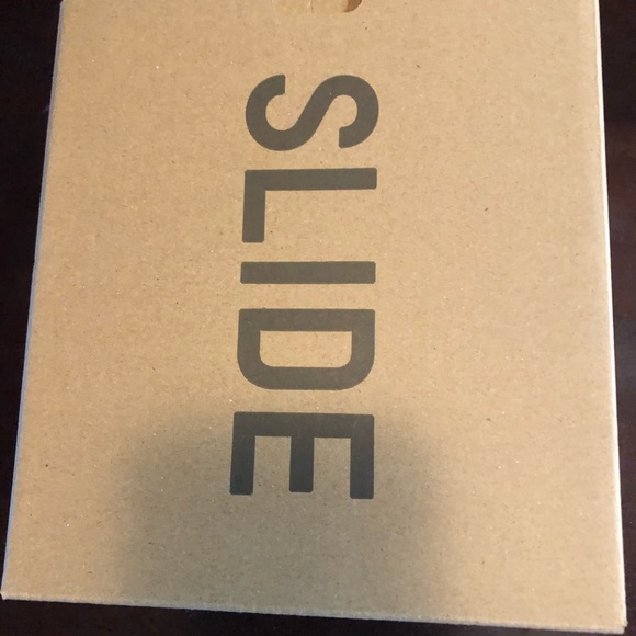 Yeezy Slides “Bone” size 7K - Picture 5 of 5